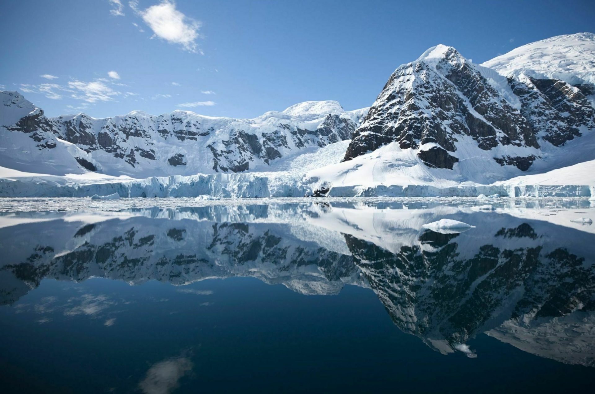 Antarctic scenery