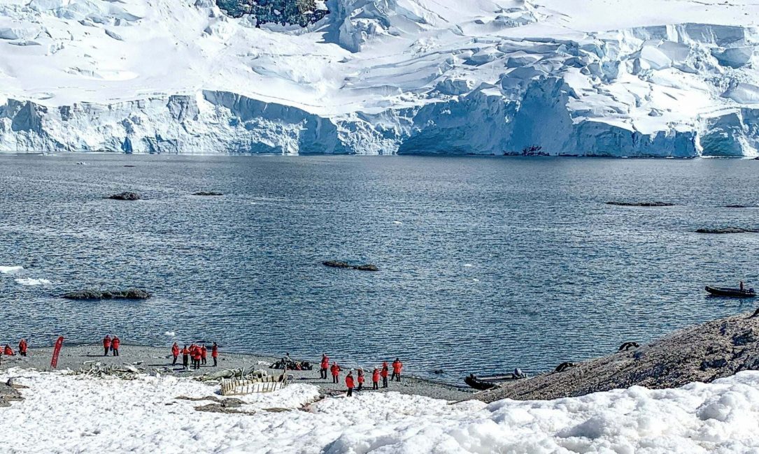 exploring Antarctic peninsula on foot